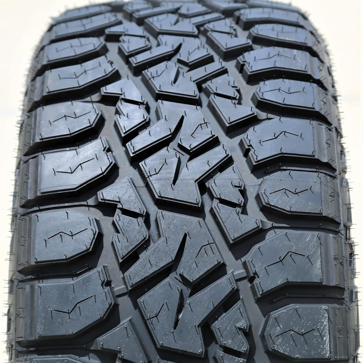 All-Terrain Mud Off-Road Light Truck Radial Tire 33X12.50R17LT Load Range E 10-Ply BSW L229