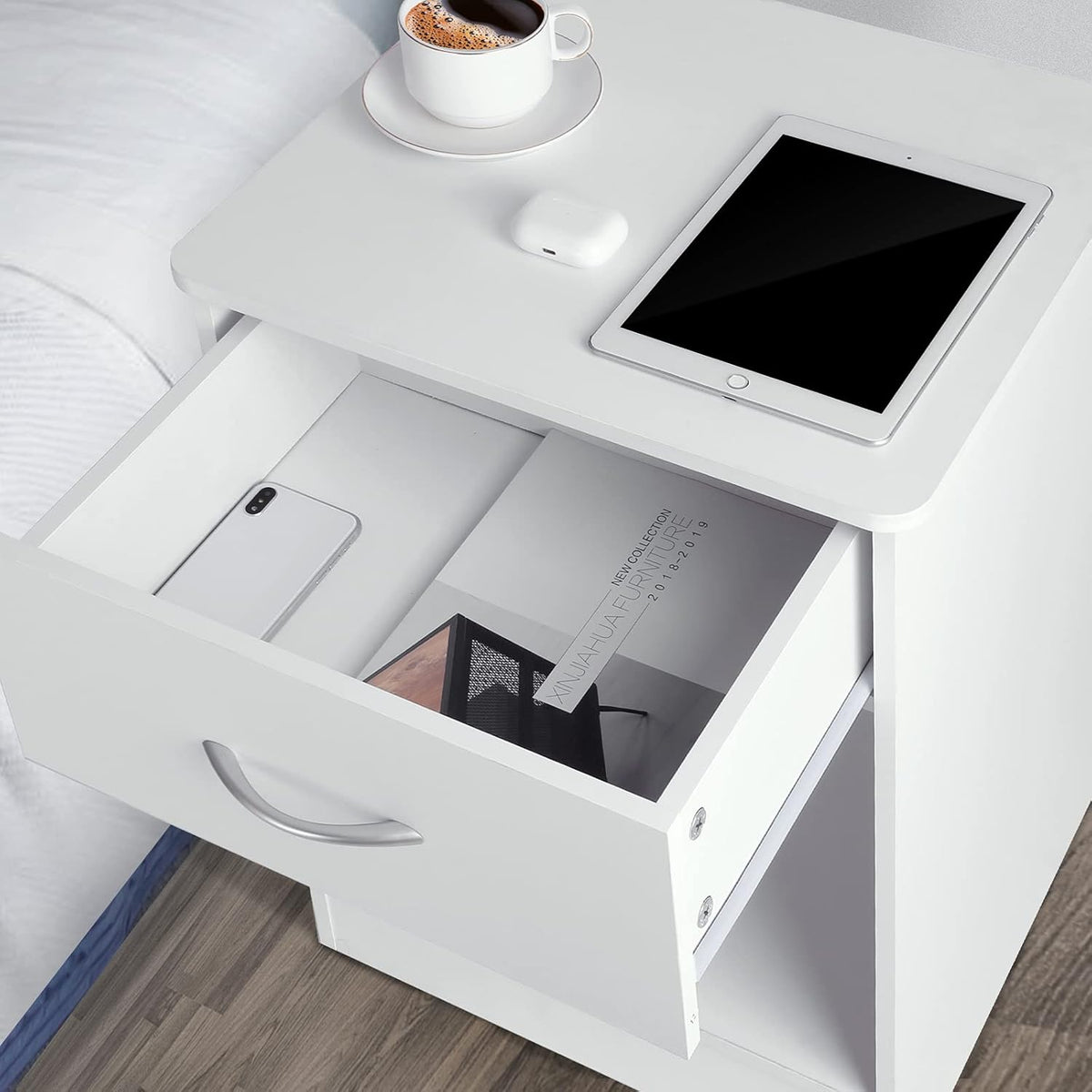 White Nightstand with Drawer M104