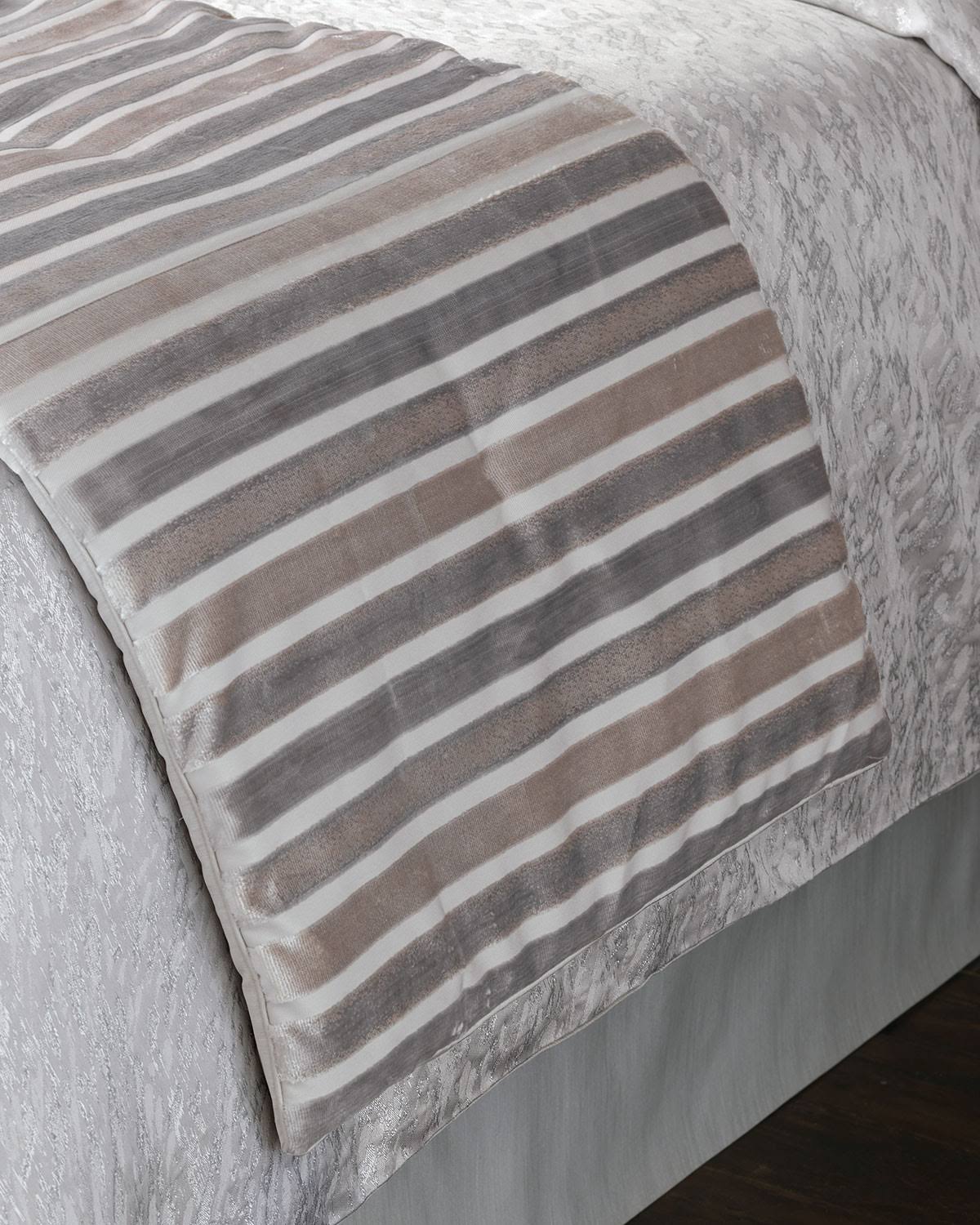 Queen Bed Scarf U613