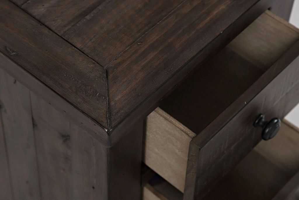 Reclaimed Pine Chairside Table M349568