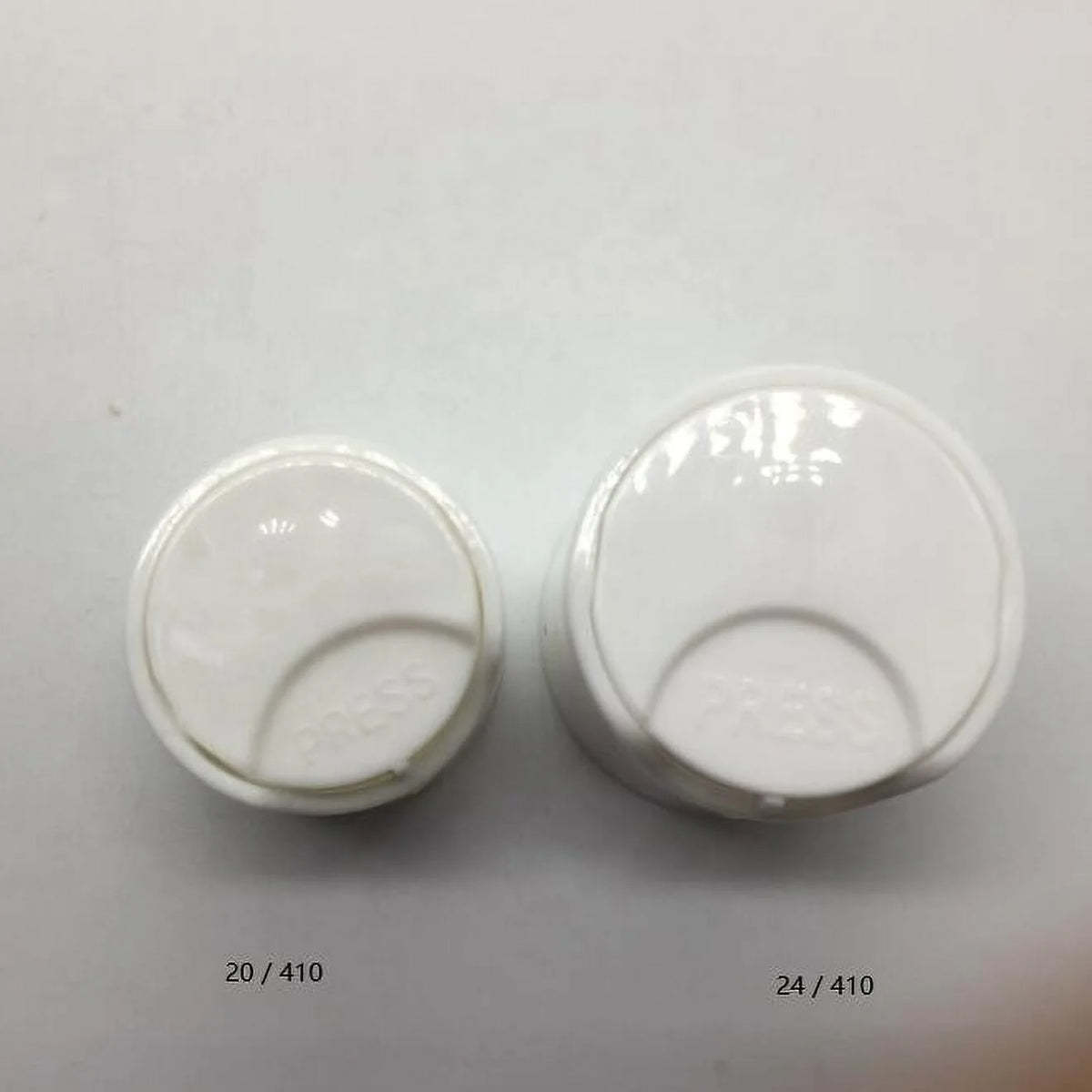 2000 Caps White Disc Top Caps 24/410 A667694